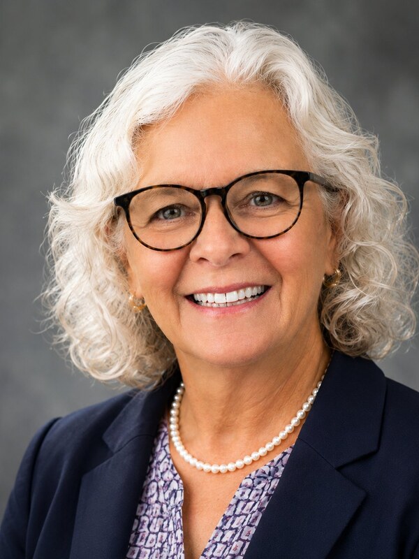 Lynn Anderson, Accounting